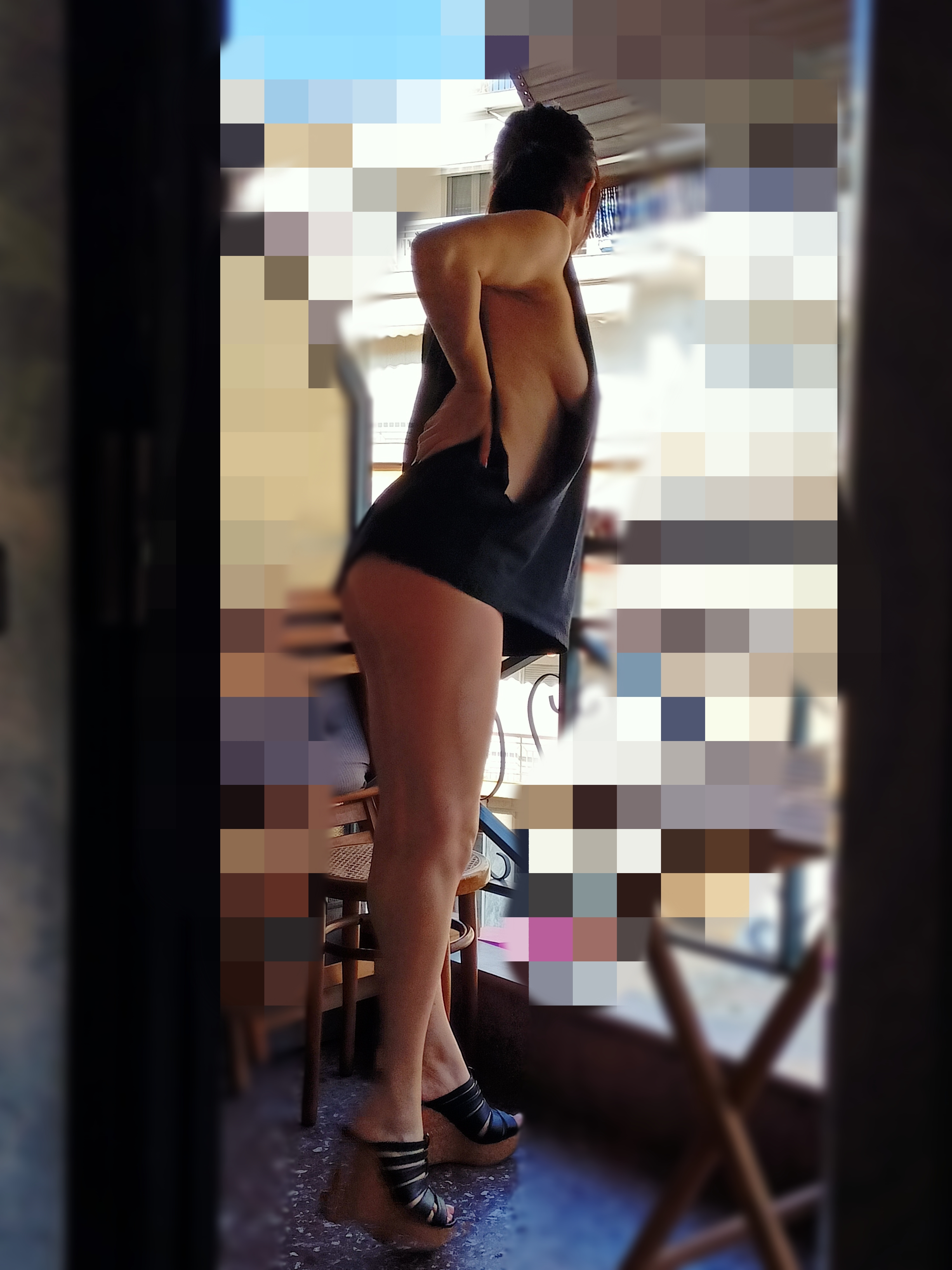 Amateur webslut milf Lola loves nude flashing everywhere