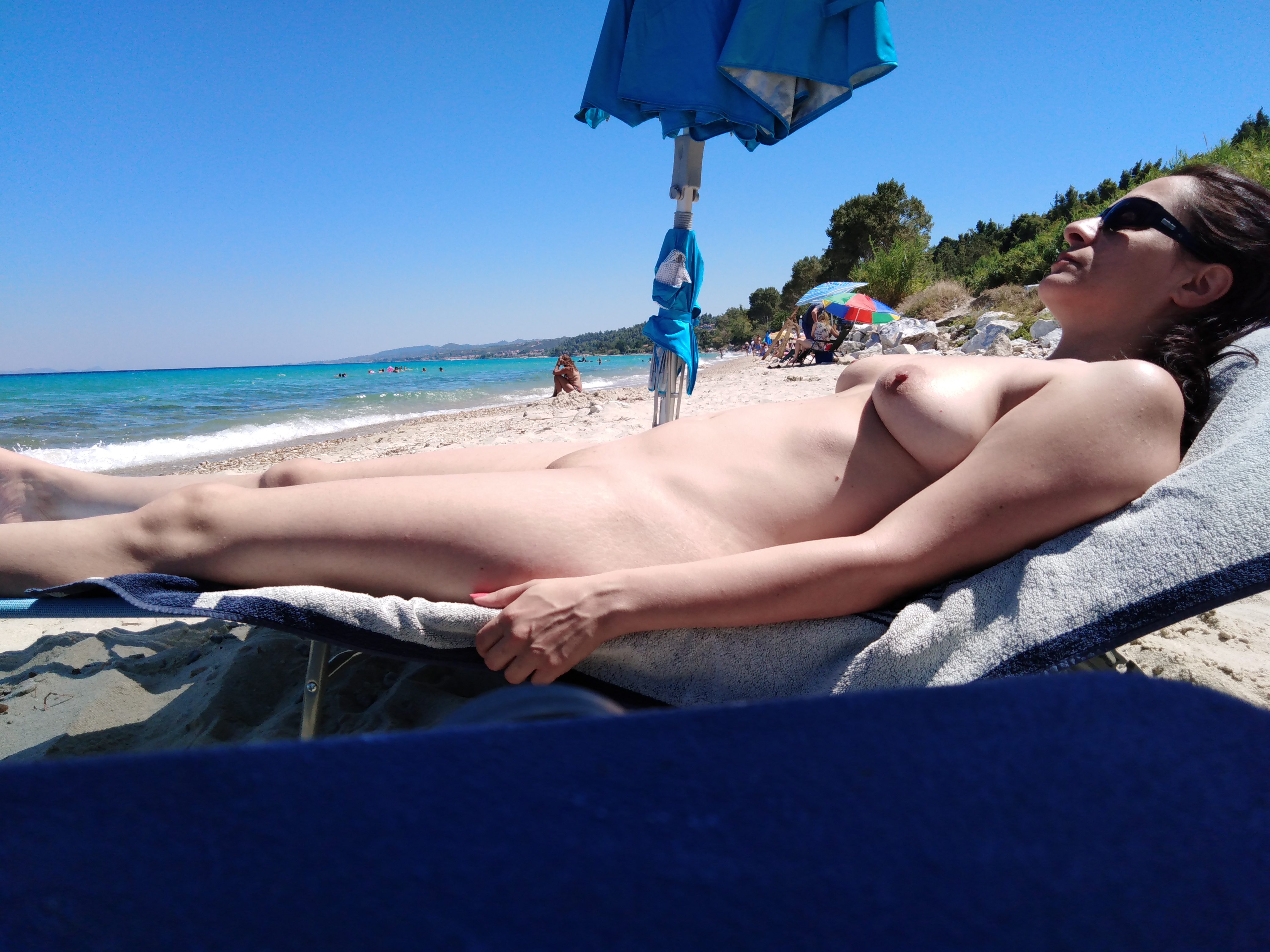 Amateur webslut milf Lola loves nude flashing everywhere