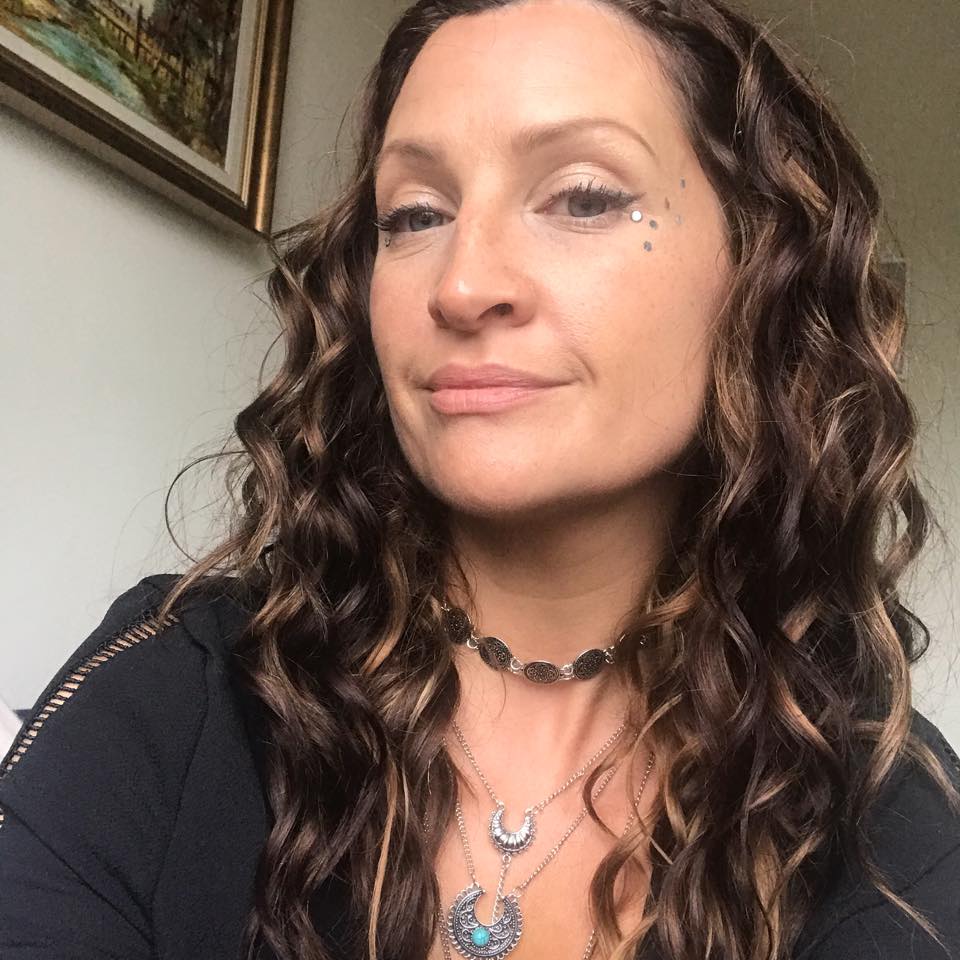 WHITE WEB SLUTS WHO CRAVE RECOGNITION AND ADORATION 2