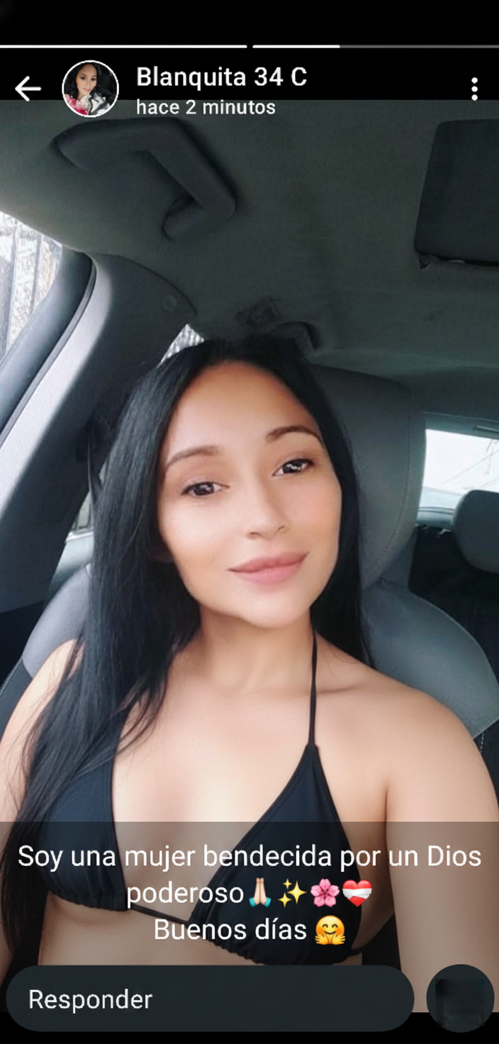 Con sus nuevas tetas operadas