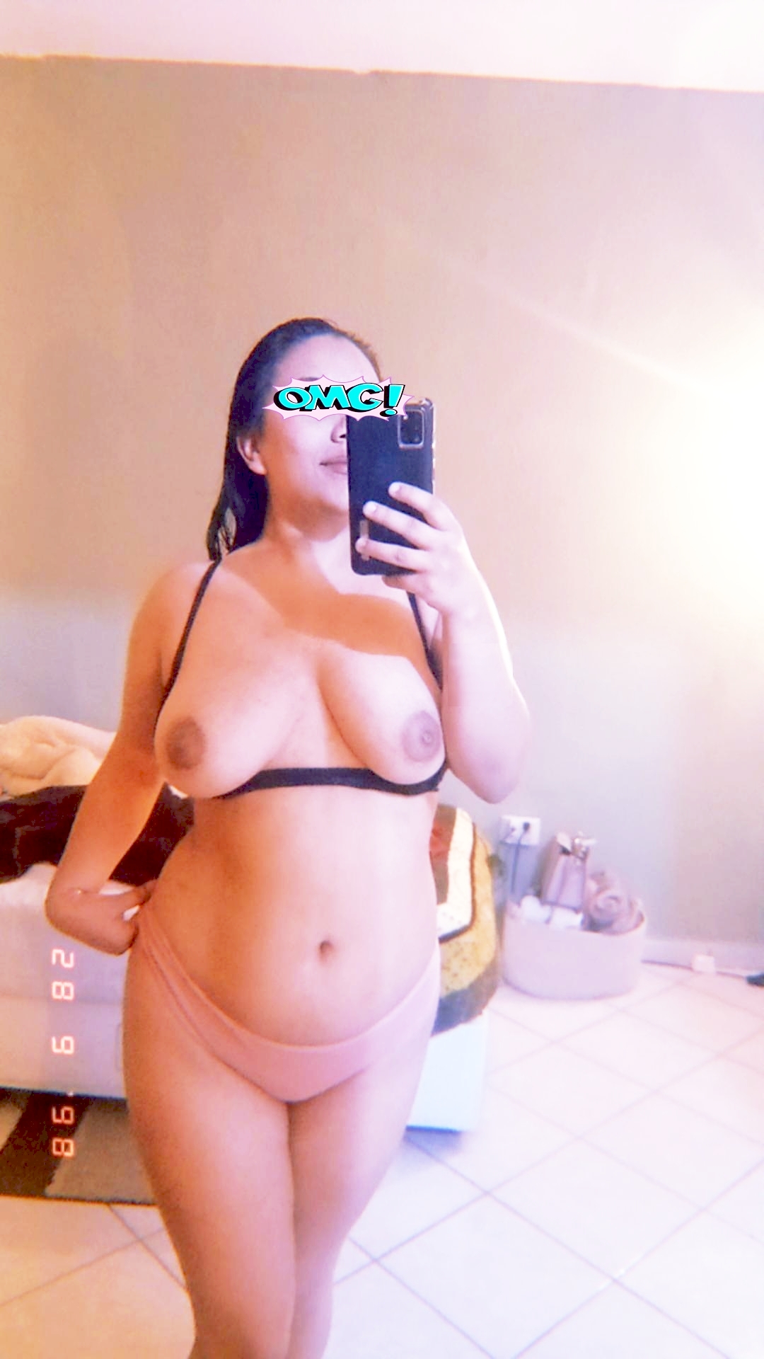 Luciendo las ricas tetas