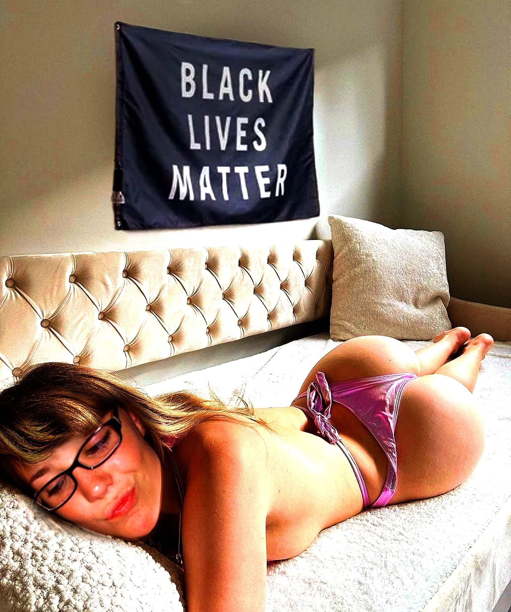 WORLD WIDE RECOGNITION  FOR WHITE WEB SLUTS