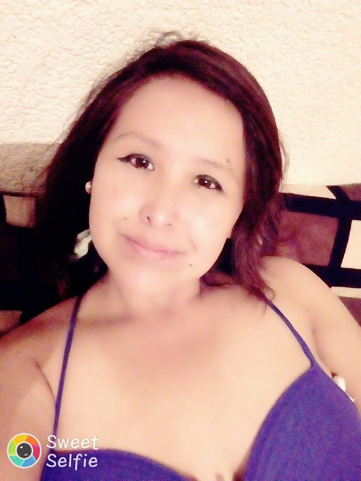 luciendo la tetillas