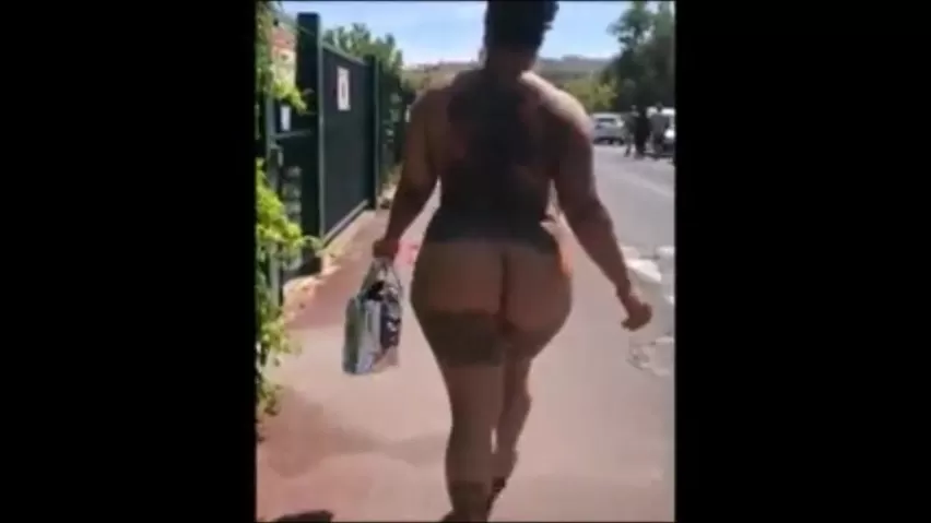 852px x 479px - Thick Black Woman walking around buck naked(looped) - Shooshtime