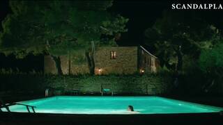 Emily Ratajkowski Naked in the Swimming Pool - welcome Home - ScandalPlanet