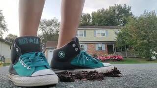 Sneaker Crush-converse Takes down Cake