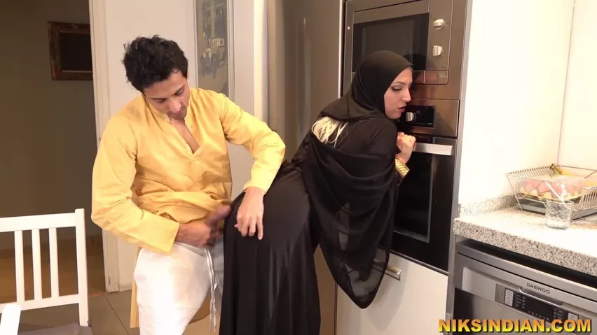 Muslim Brother Sister Sex D - Muslim teen in Burka sucks brother's dick and gets fucked - Shooshtime