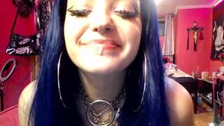 GOTH BITCH DOES SPIT FETISH
