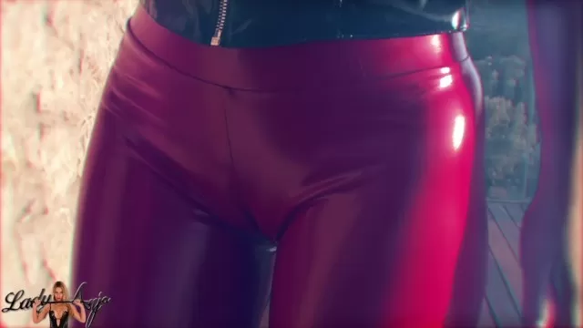 Latex Cameltoe Porn - Dominatrix in Latex PVC / Leggings | Cameltoe - Shooshtime