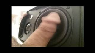 Subwoofer speaker fuck vibration cumshot low frequency