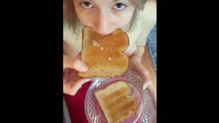 A cumslut is always thirsty for more. Here's Sir feeding me by cumming on my breakfast :)