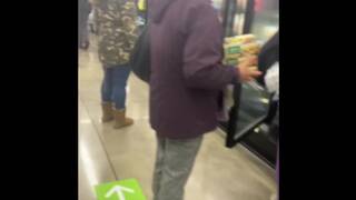 Candid Thick Latina MILF in Skin tight Leggings