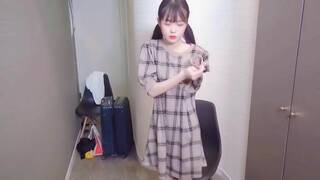 18岁刚刚成年身材和嫩穴紧实度不是开玩笑的嫩的出水的一级极品小萝莉挺瘦的但是手感肯定超级棒