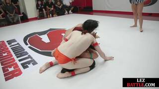 Lez MILF wrestlers enjoy fingering in the group round