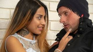 DEBT4k. Das schlagfertige russische Luder Roxy Lips initiiert Sex, um Schulden hinauszuzögern