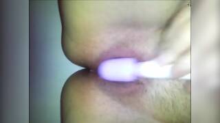 Babe rubbing clit with vibrator and squirt a lot