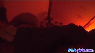 Mjuk analsex gör fortfarande ont i hennes rumpa