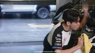 Racing girl squirting pussy