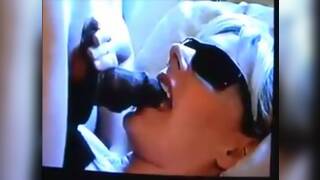 Blonde milf with sunglasses get a big facial