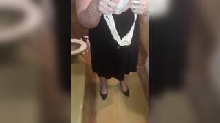 [English Subtitles] Lady Chole caught him sniffing her panties.