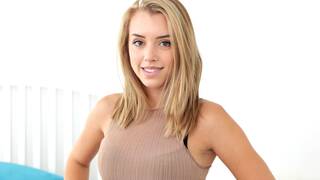 Hot teen stepsister Lila Love dared to show ass and pussy to new stepbro