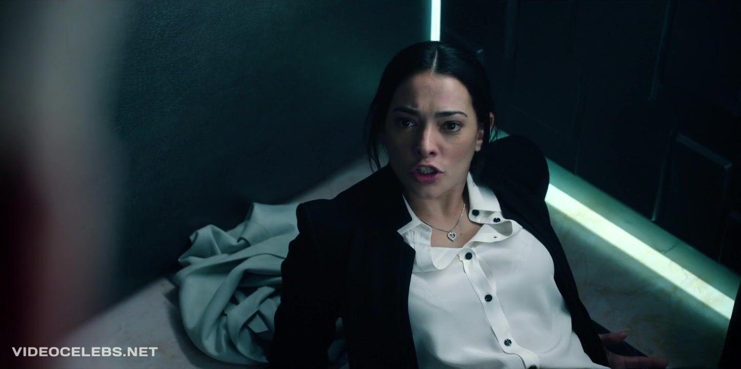 Natalie Martinez - Into The Dark s01e05 (2019)