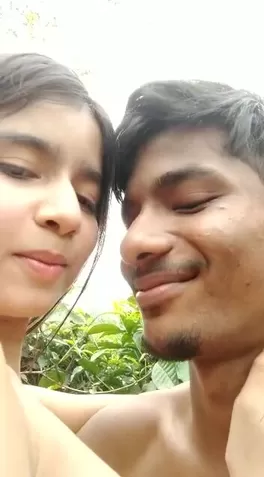 264px x 477px - Viral Assamese dhekiajuli couple kissing horny - Shooshtime