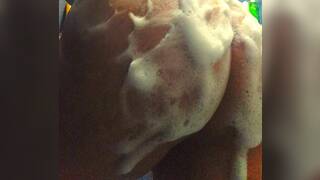 I want  big dicks  and i love  socking 