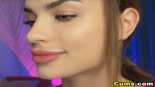 Pretty Babe Brings Herself To Orgasms