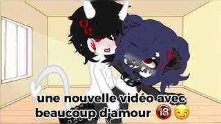 Le patron baise la stagiaire car elle a fait tomber son café