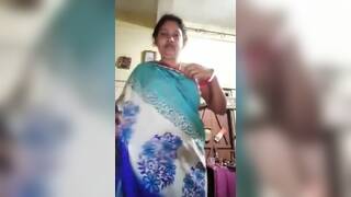 Mature women showing huge boobs and pussy