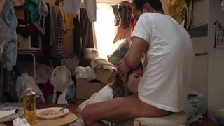 隣のゴミ部屋に住む無敵のモンスターおじさんに粘着乳首責めでだらしない敏感早漏体質にされた巨乳妻 美乃すずめ - 3of5