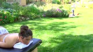 大屁股宝贝野外诱惑男友疯狂结合做爱玩弄