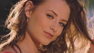 she found the perfect place to get gaped by her boss