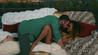 Dude fucks petite ebony Goddess on the couch