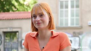 Ersties - Prickelnde exhibitionistische Action auf Berliner Straßen mit Dolly