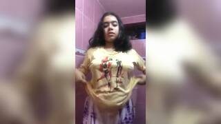 Teen girl showing nude n masterbation in bathroom