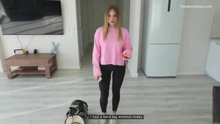 Dumme Stieftochter in Sneakers und Leggings abgefickt