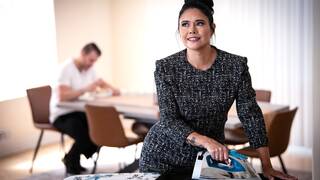 Mature granny Dana Vespoli gets with stepdaughters husband