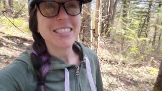 Hiking Babe Earns a Protein-Filled Treat