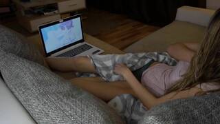 Hentai-loving babe orgasms solo on webcam