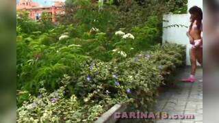 Gorgeous teen goes solo fingering