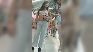 TEEN SEXY GIRL AT HOWRAH STATION