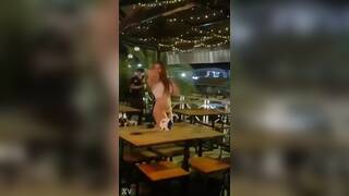 Aquele show espontâneo no bar