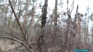 Elle Rose - Sexy jogger fucked in the woods