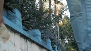 Linda magrinha dando a buceta peluda pro Anão Pistolinha