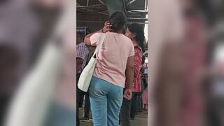 TEEN SEXY AT HOWRAH STATION