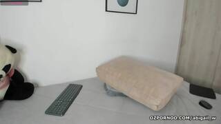 Chubby babe self fuck