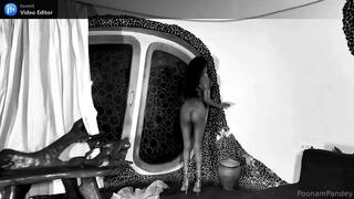 Poonam Pandey Temptress