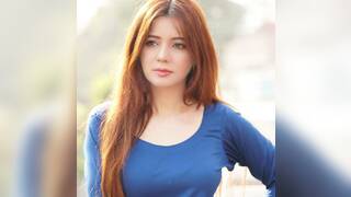 Cute Pak Prostitute Nude Cat Walk & Rough Fingering Standing